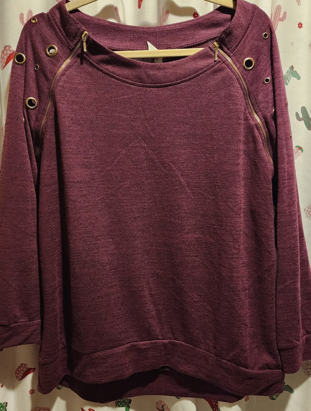 NWT SZ 1X NY Collection Plum/burgundy Grommet & Zip-Trim Pullover.
